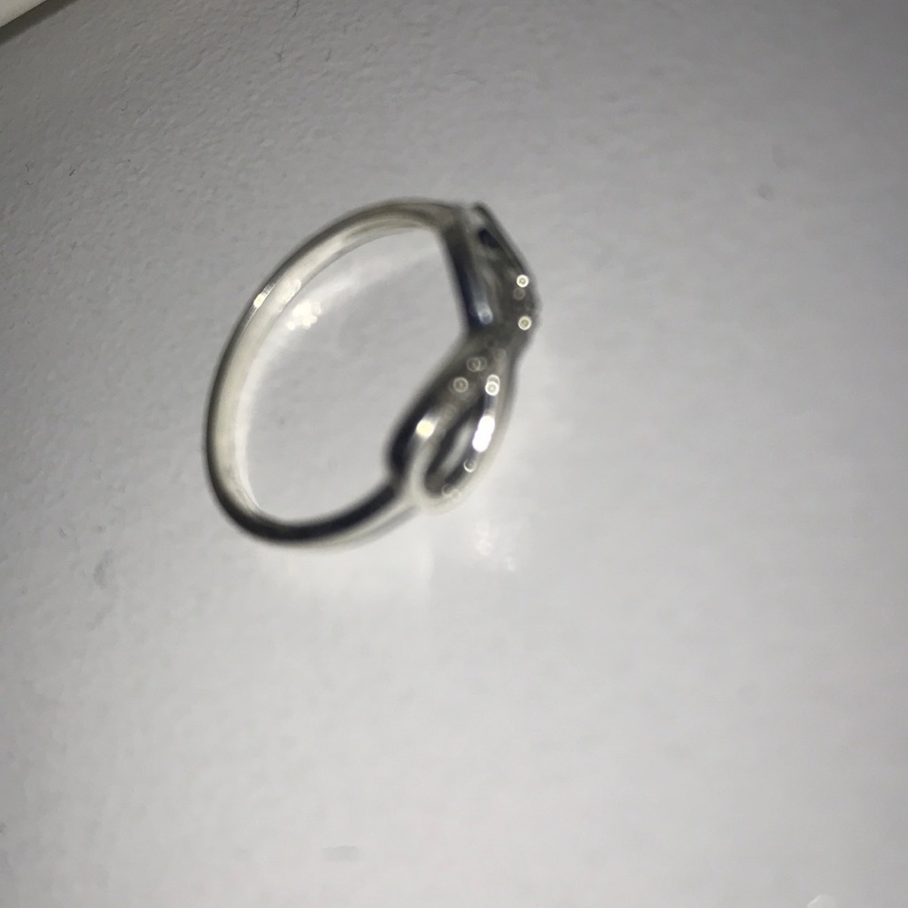 Darling diamond infinity ring - Picture 5 of 7